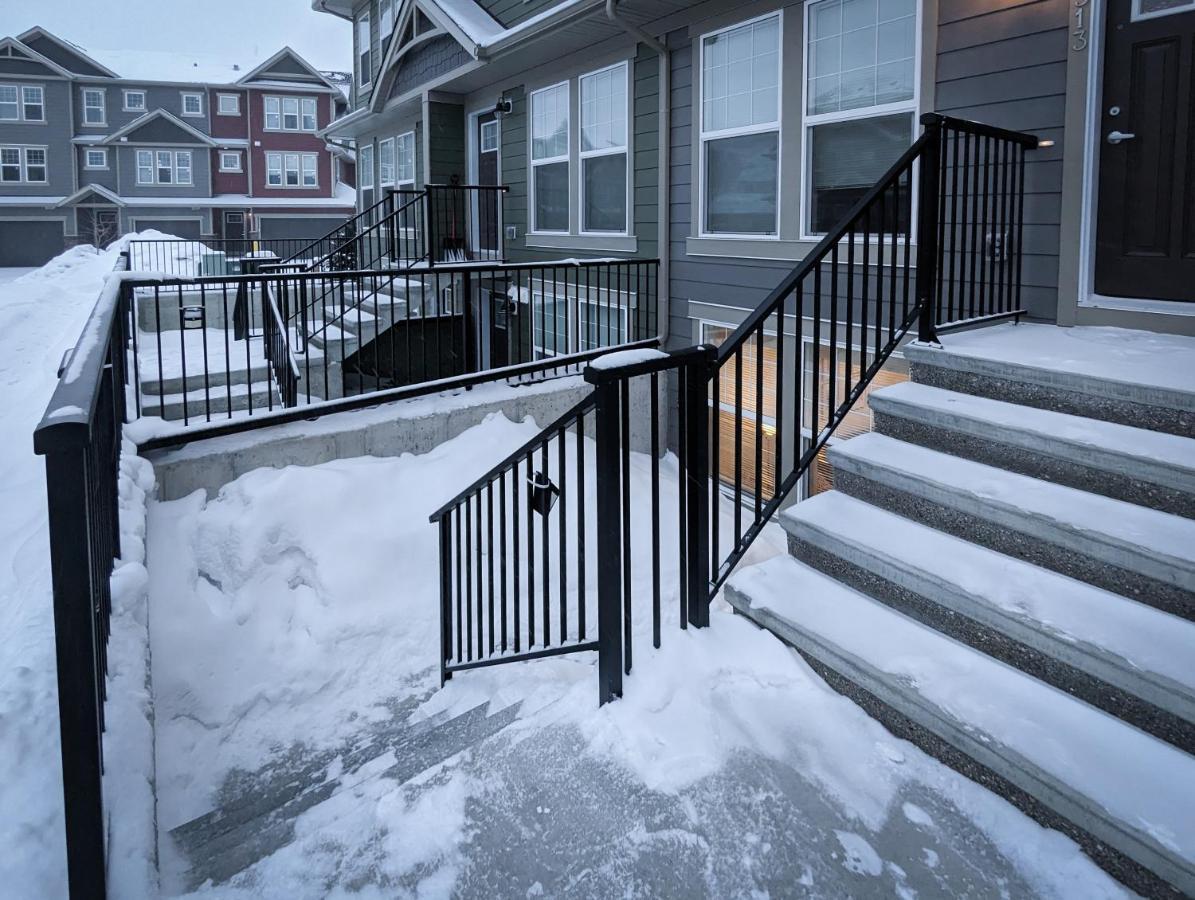 Globalstay New Apartments In Cranbrook Free Street Parking Calgary Exterior photo