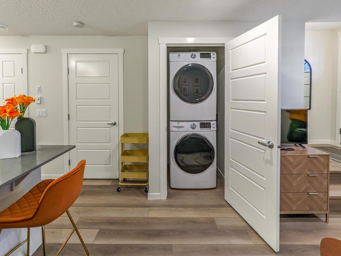 Globalstay New Apartments In Cranbrook Free Street Parking Calgary Exterior photo