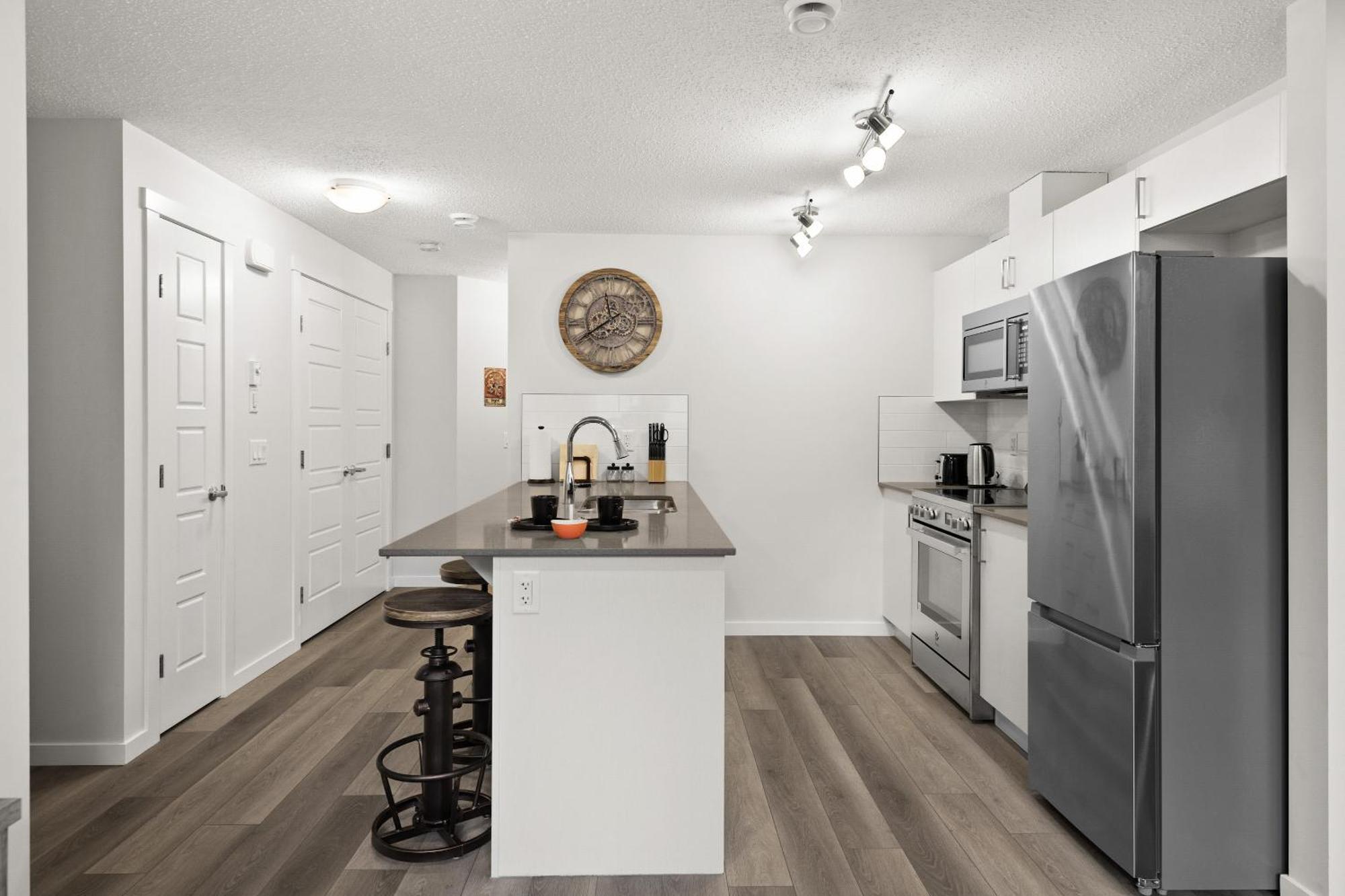 Globalstay New Apartments In Cranbrook Free Street Parking Calgary Exterior photo